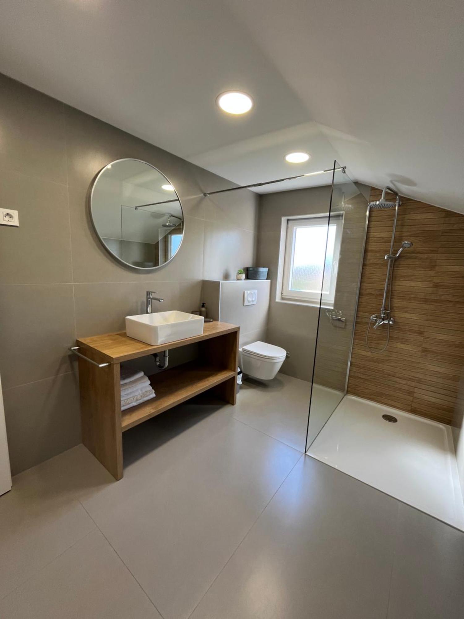 Apartments And Rooms Bozena โวดีเซ ภายนอก รูปภาพ