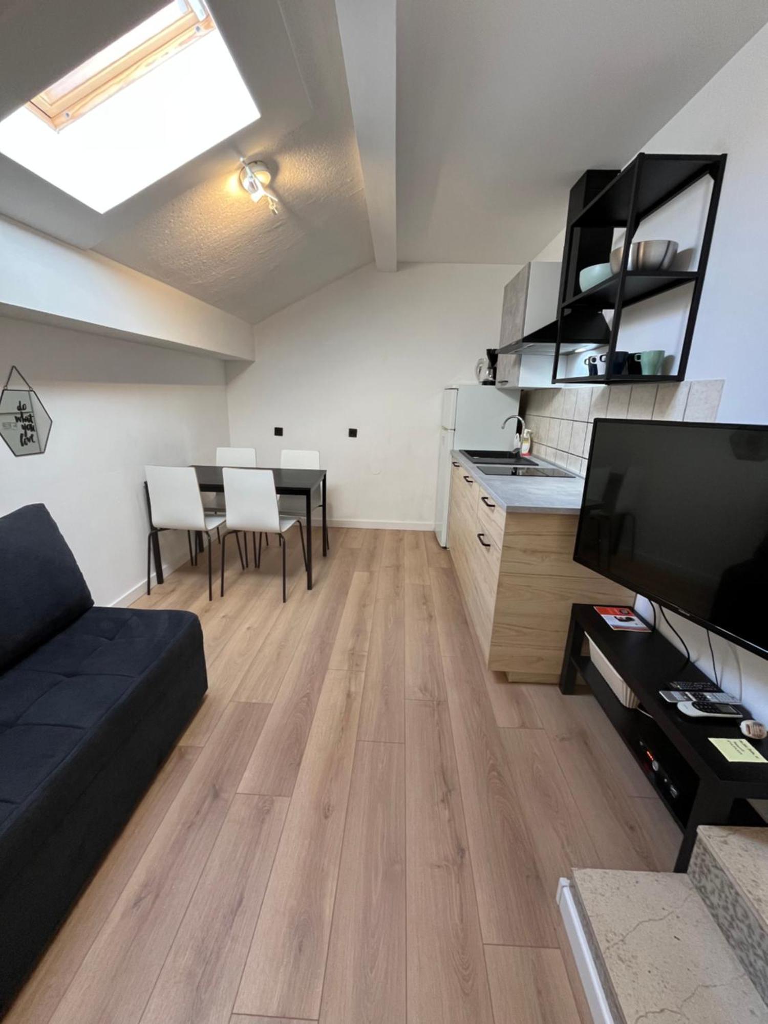Apartments And Rooms Bozena โวดีเซ ภายนอก รูปภาพ