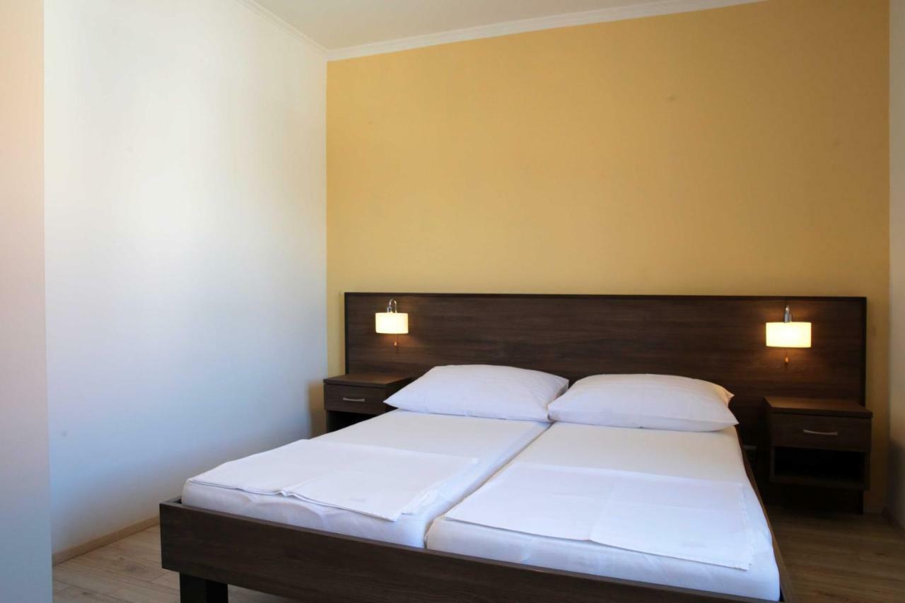 Apartments And Rooms Bozena โวดีเซ ภายนอก รูปภาพ